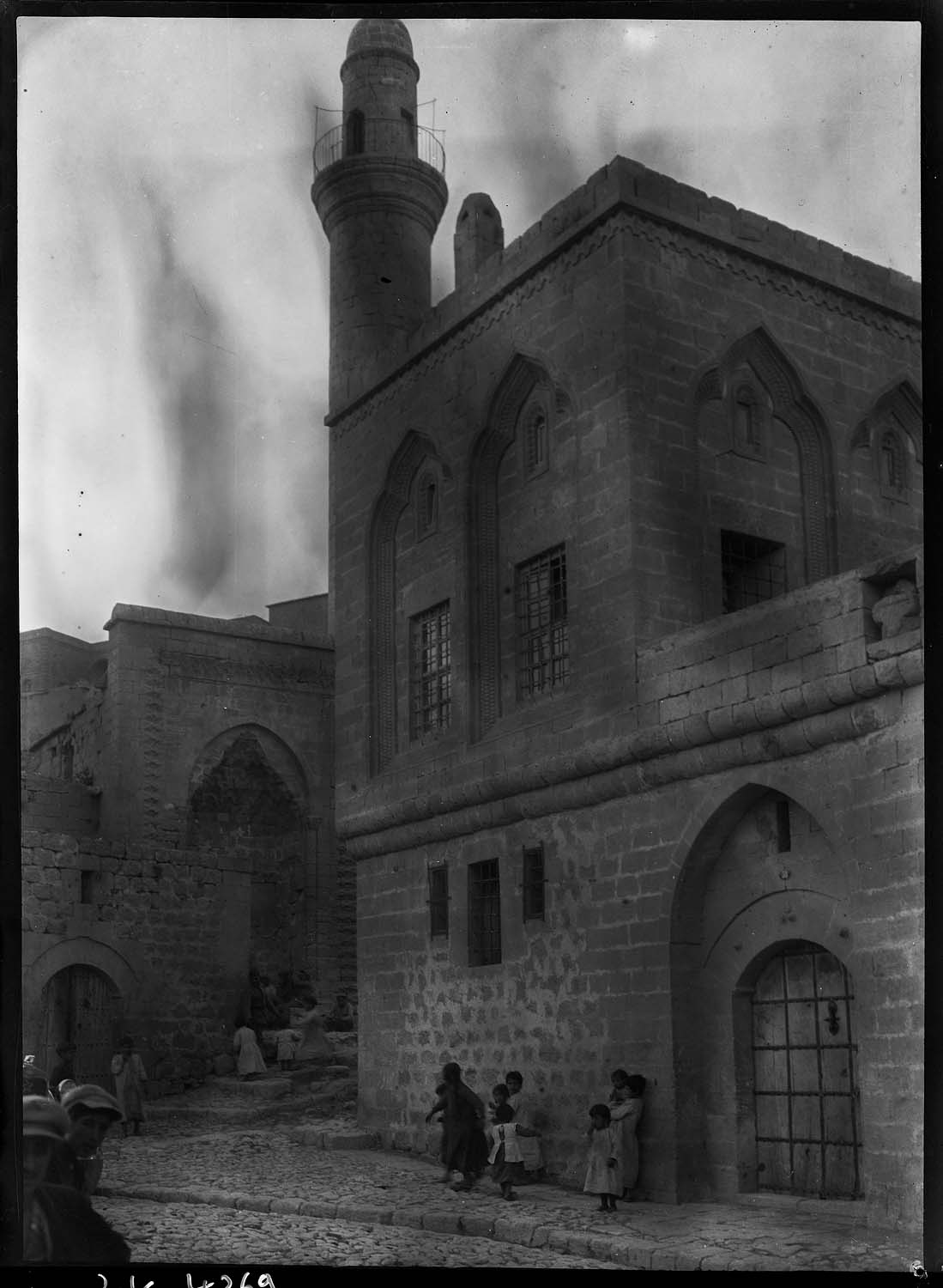 Vue extérieure d'une maison moderne près de Melik Mahmut camii